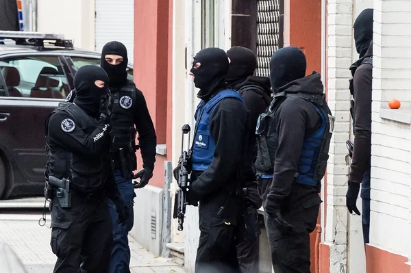 Bruxelas permanece em alerta máximo em meio aos temores de ataque terrorista