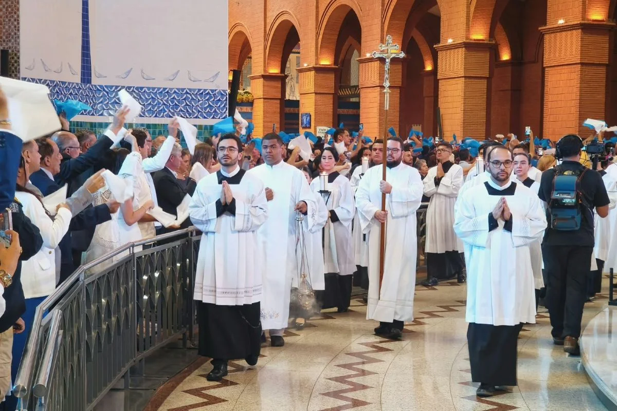 Missa solene no Santuário de Nossa Senhora Aparecida, em SP Missa solene no Santuário de Nossa Senhora Aparecida, em SP