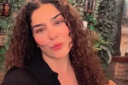 Leticia Sabatella posa no salão de beleza Leticia Sabatella posa no salão de beleza