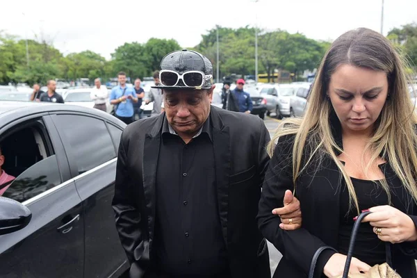 Liminha desabafa no velório de Gugu: “Um ser humano excepcional”