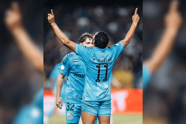 Rony comemora gol feito no Remo durante jogo da Copa do Brasil