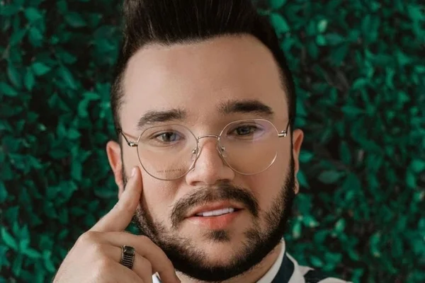 Conheça Brenno Faustino, criador dos filtros de Instagram dos famosos