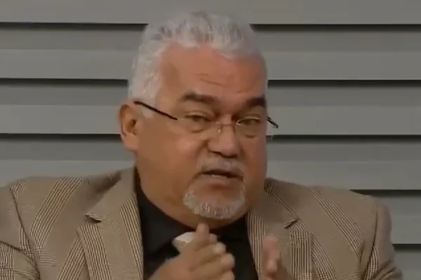 Advogado chora ao vivo após pedir demissão de telejornal da Rede Globo