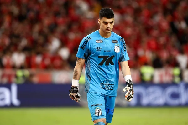 Foto colorida de Gabriel Brazão, do Santos - Metrópoles