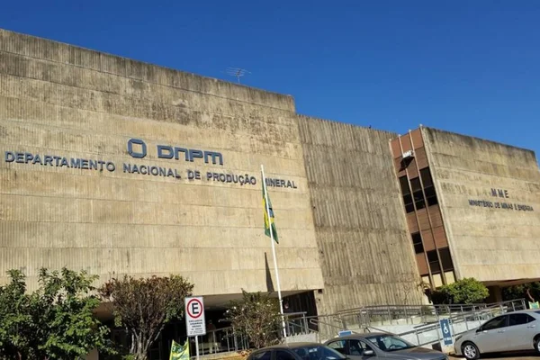 Agência Nacional de Mineração lança concurso com salário de R$ 8,3 mil