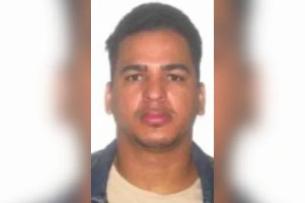 Foto colorida de homem suspeito de matar ex-mulher em apartamento da zona leste da capital paulista.