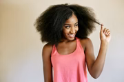 O black power é mais do que um estilo de cabelo. É um instrumento de resistência e cultura 