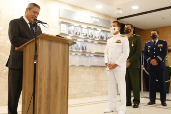 Comandantes violaram disciplina, diz especialista em direito militar