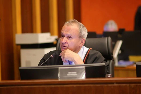 Desembargador Jair Oliveira Soares é eleito presidente do TJDFT