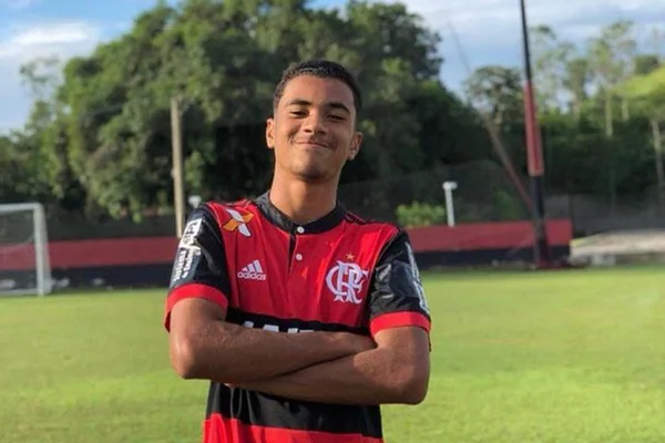 Morto em incêndio no Flamengo, Arthur Vinícius faria 15 anos no sábado