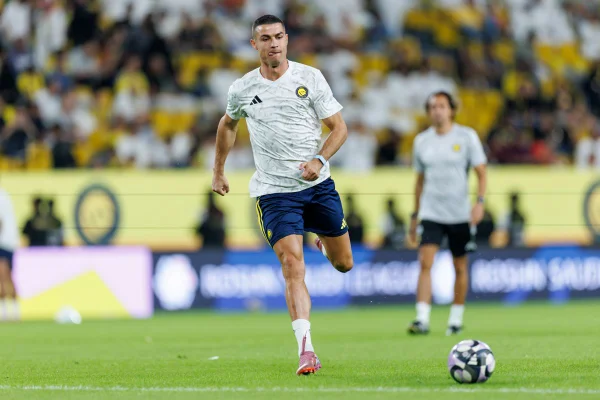 Cristiano Ronaldo marca golaço pelo Al-Nassr no Sauditão