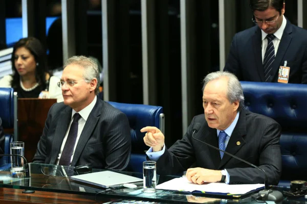 Segundo dia de julgamento do impeachment terá testemunhas de Dilma
