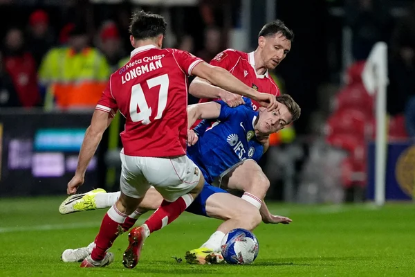 Foto colorida da partida entre Wrexham e Chelsea - Metrópoles