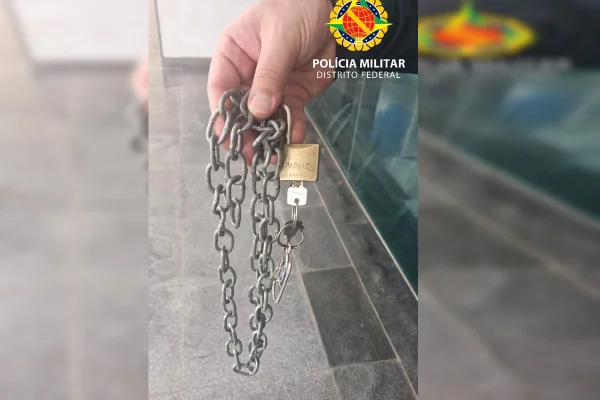 Ladrão é mantido acorrentado por três dias em galpão após roubar R$ 10