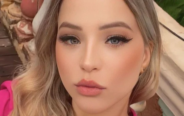 “Barbie do Pó”: jovem de 20 anos é presa por tráfico de drogas em SP