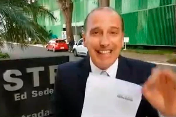 Da Antártida, Onyx grava vídeo e diz que “governo não perderá o rumo”