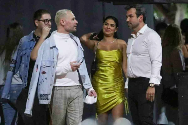 Munik Nunes e namorado