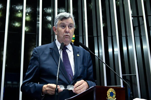 Luis Carlos Heinze, autor do pedido de CPMI. Ele é bolsonarista - Metrópoles