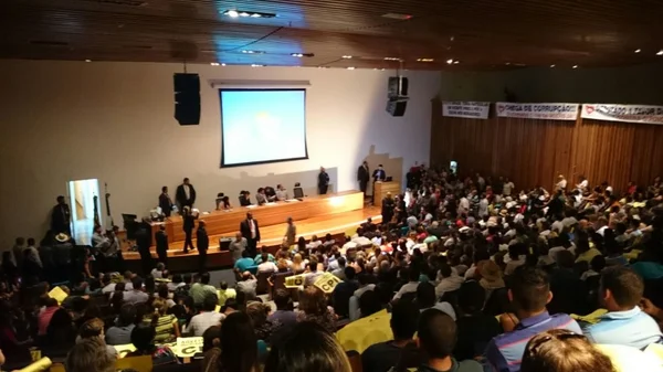 Tensão em audiência pública na CLDF: diretora-presidente da Agefis é hostilizada. Veja vídeo