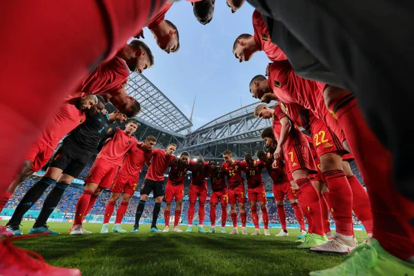 Bélgica e Dinamarca vencem e garantem vaga nas oitavas da Eurocopa