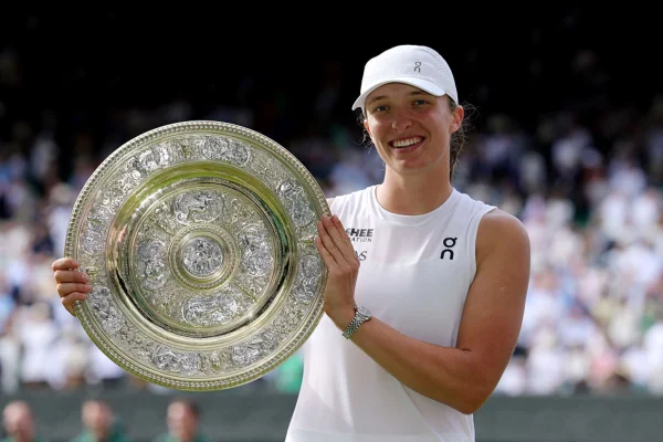 Imagem colorida de Iga Swiatek, campeã de Wimbledon- MEtrópoles