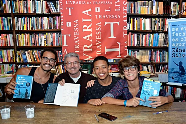 Edney Silvestre lança no Rio livro que virou minissérie da Globo