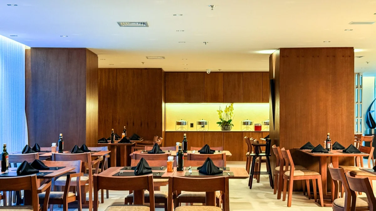 Um ambiente refinado e acolhedor, projetado para proporcionar uma experiência gastronômica única Um ambiente refinado e acolhedor, projetado para proporcionar uma experiência gastronômica única