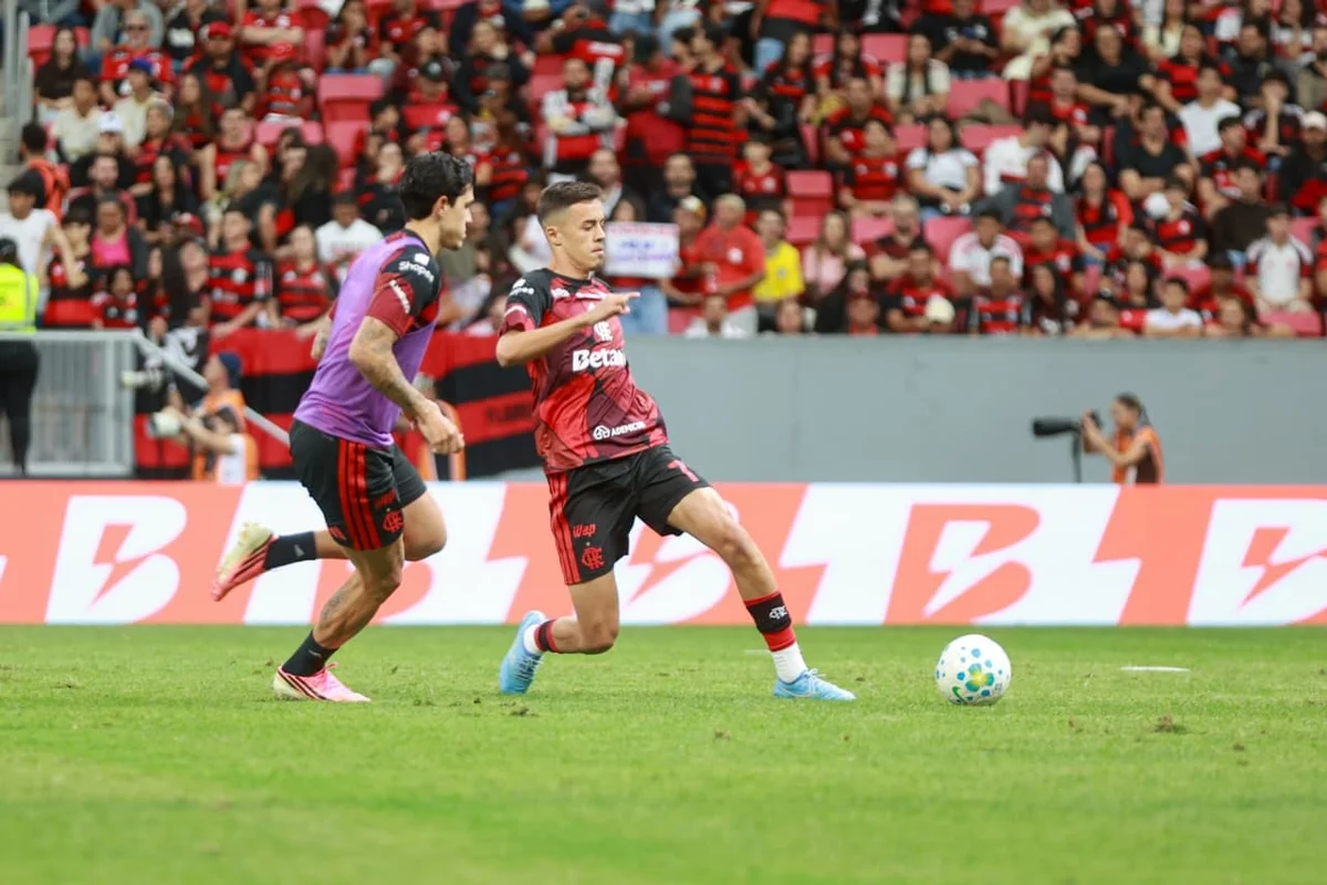 Lorran vira o placar para o Flamengo contra Olimpia. Acompanhe - imagem 3 Lorran vira o placar para o Flamengo contra Olimpia. Acompanhe - imagem 3