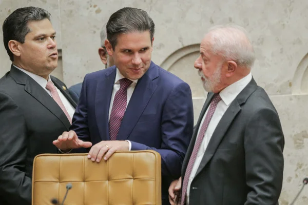 Motta vota PL da 6×1 nesta terça e empurra debate para Alcolumbre