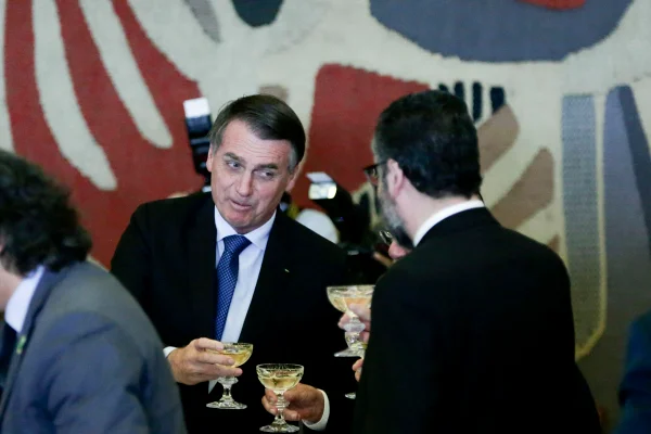 Bolsonaro sobre o Enem: “Certeza que alguém do PT vai vazar a prova”