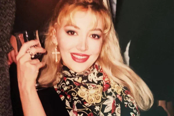 Quem era a cantora Sol, sucesso dos anos 80 que morreu aos 59 anos