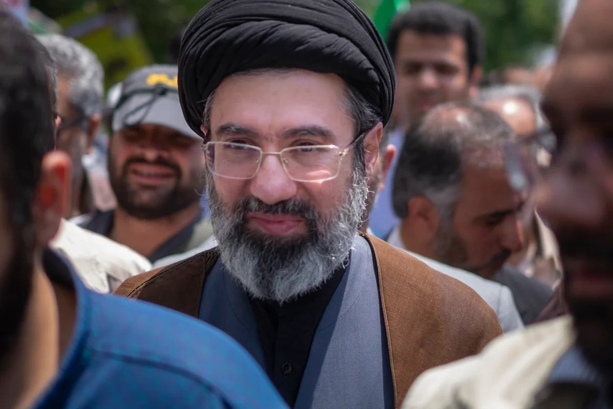 Mojtaba Khamenei estaria "em estado extremamente crítico", diz mídia