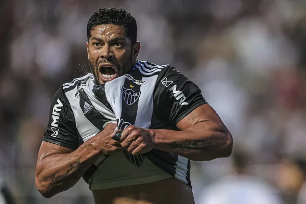 Hulk comemorando o gol