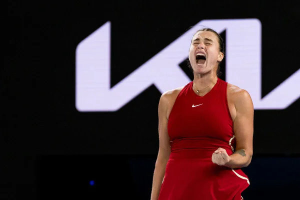 Tênis: Sabalenka atropela Zheng e é bicampeã do Aberto da Austrália