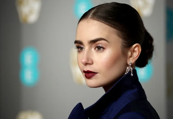Veja oito lições de beleza da aniversariante do dia, Lily Collins