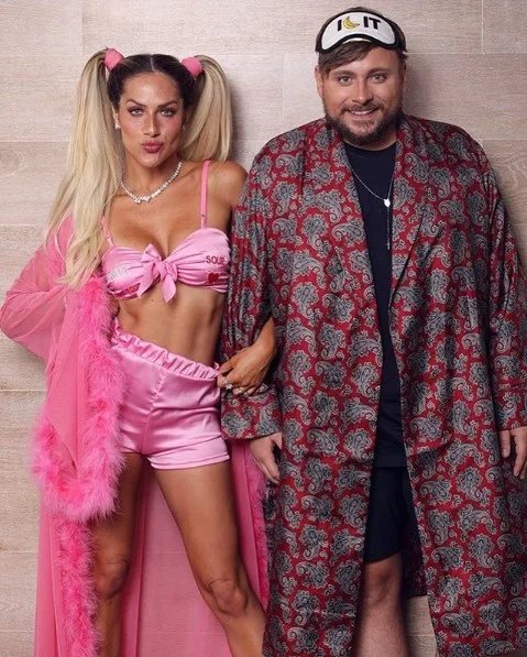 Os dois decidiram fazer uma festa do pijama Os dois decidiram fazer uma festa do pijama