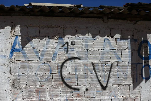 Pichação Comando Vermelho