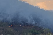 Pirenópolis enfrenta um novo incêndio florestal 