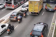 Motos na Marginal Pinheiros, em São Paulo