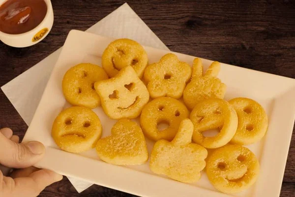 Outback lança batata frita inspirada nos emojis