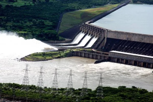 Governo leiloa quatro usinas hidrelétricas e arrecada R$ 12,1 bilhões