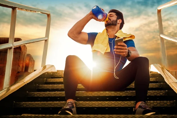 Consumo de álcool atrapalha o emagrecimento e o ganho de massa magra
