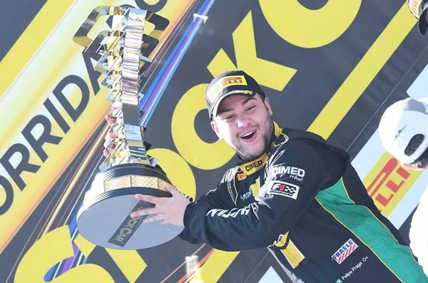 Felipe Fraga supera Barrichello e vence a Corrida do Milhão da Stock