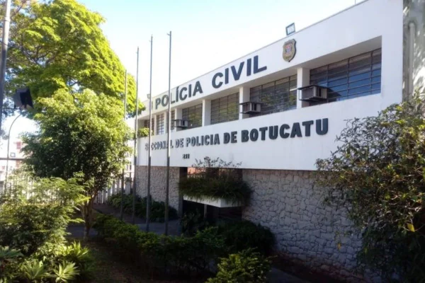 Fachada da Delegacia Seccional de Botucatu