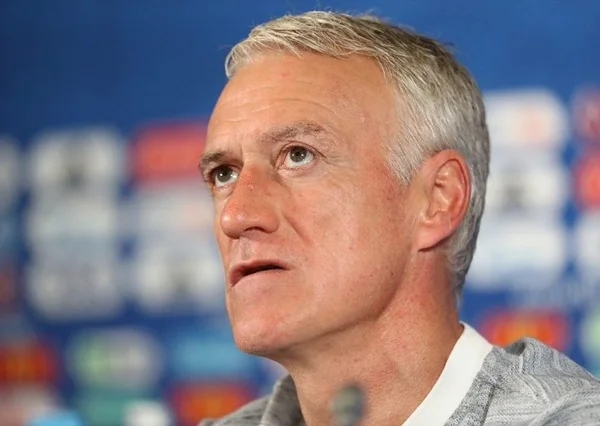 Federação Francesa garante permanência de Deschamps até a Copa de 2022