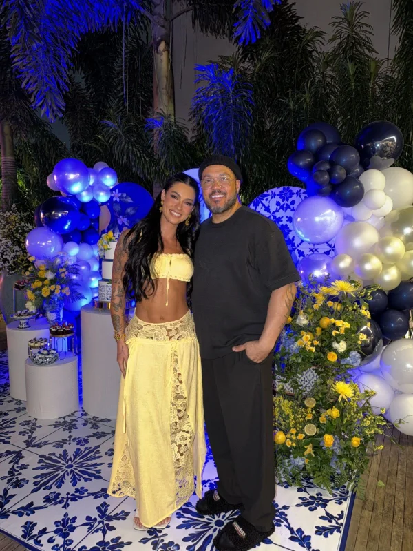 Rayane Figliuzzi posa com Belo em festa: “Posso garantir: estamos juntos” - destaque galeria