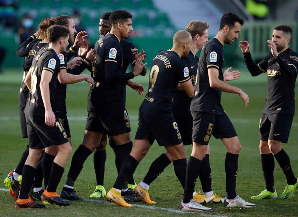 Barcelona vence o Elche