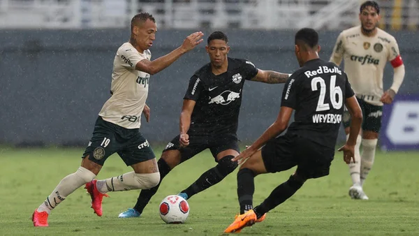 Palmeiras e Bragantino jogam para confirmar duelo na semi do Paulistão
