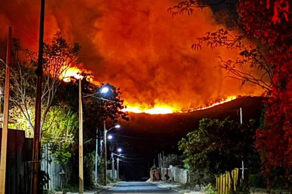 Incêndio florestal em Pirenópolis - Metrópoles