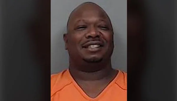 Homem rapta mulher branca e a obriga a ver série sobre racismo
